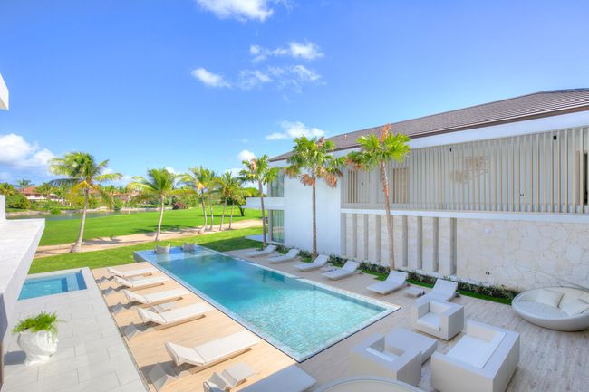 Luxury pool and golf course views