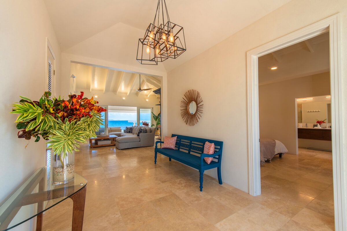 Foyer and entryway