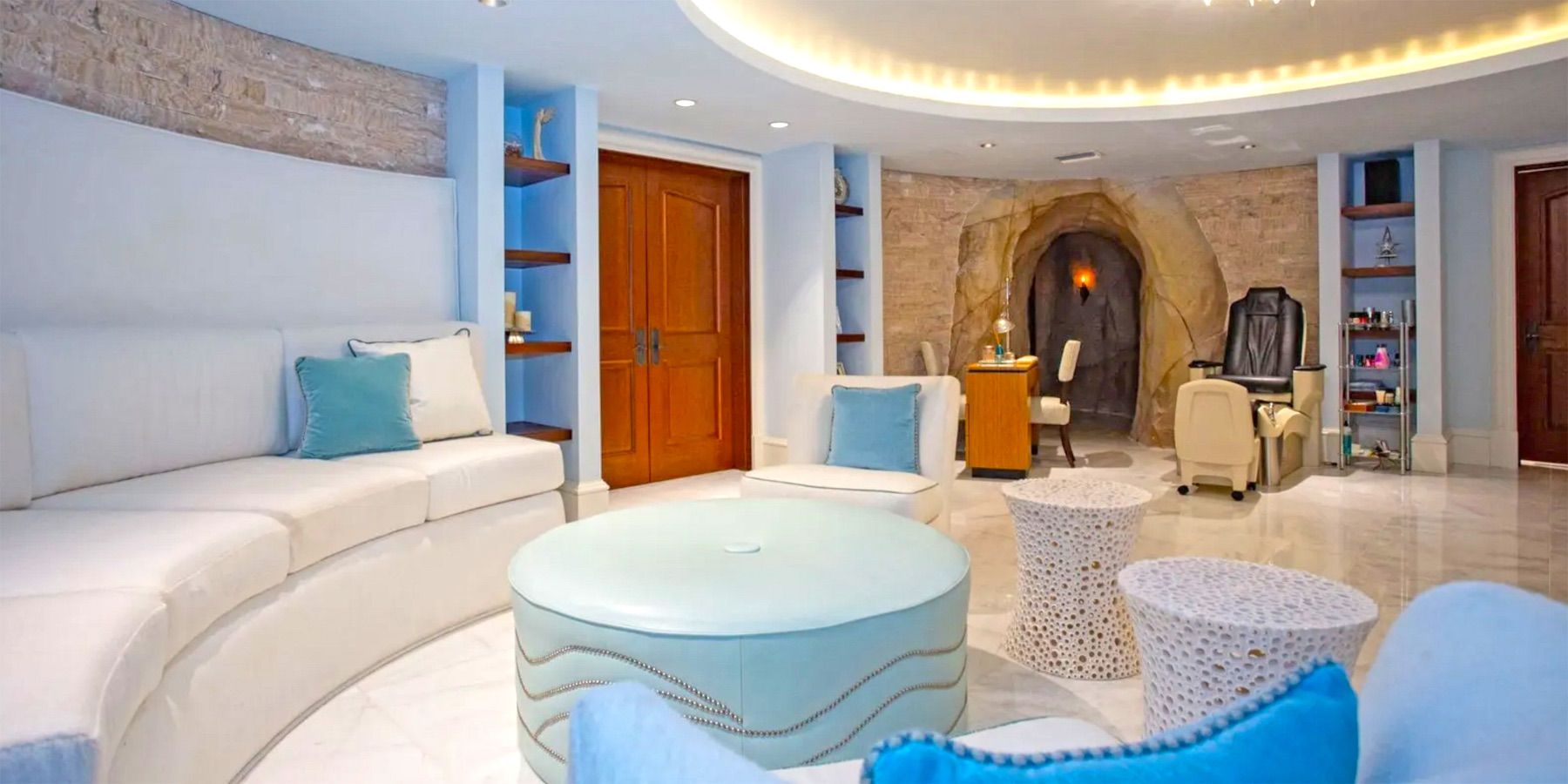 Castillo Caribe villa photo.