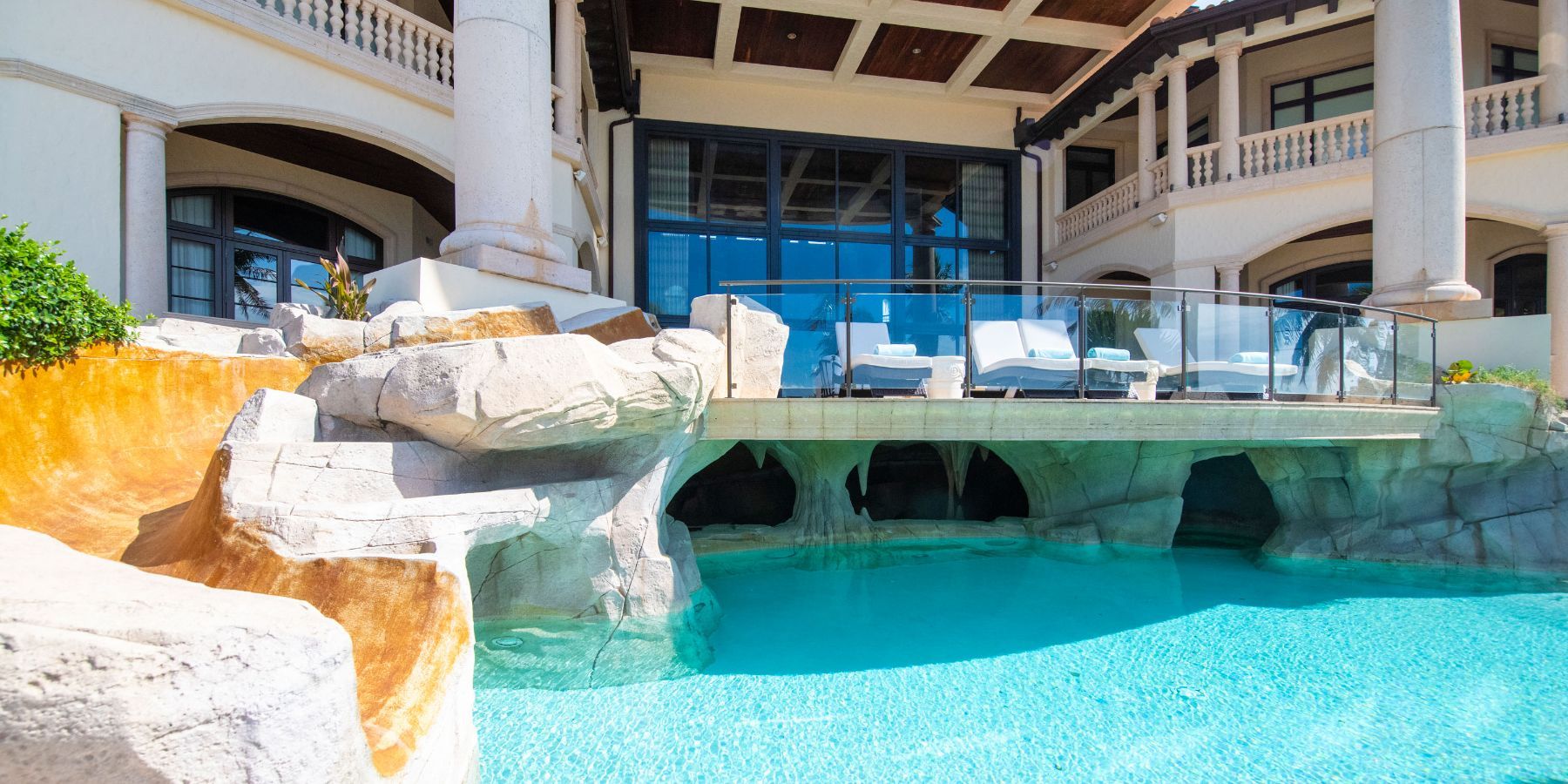 Castillo Caribe villa photo.