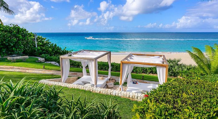https://cloudfront.wheretostay.com/prop_photos/0/600/700x0/Day%20Beds2.jpg?fit=contain&width=700