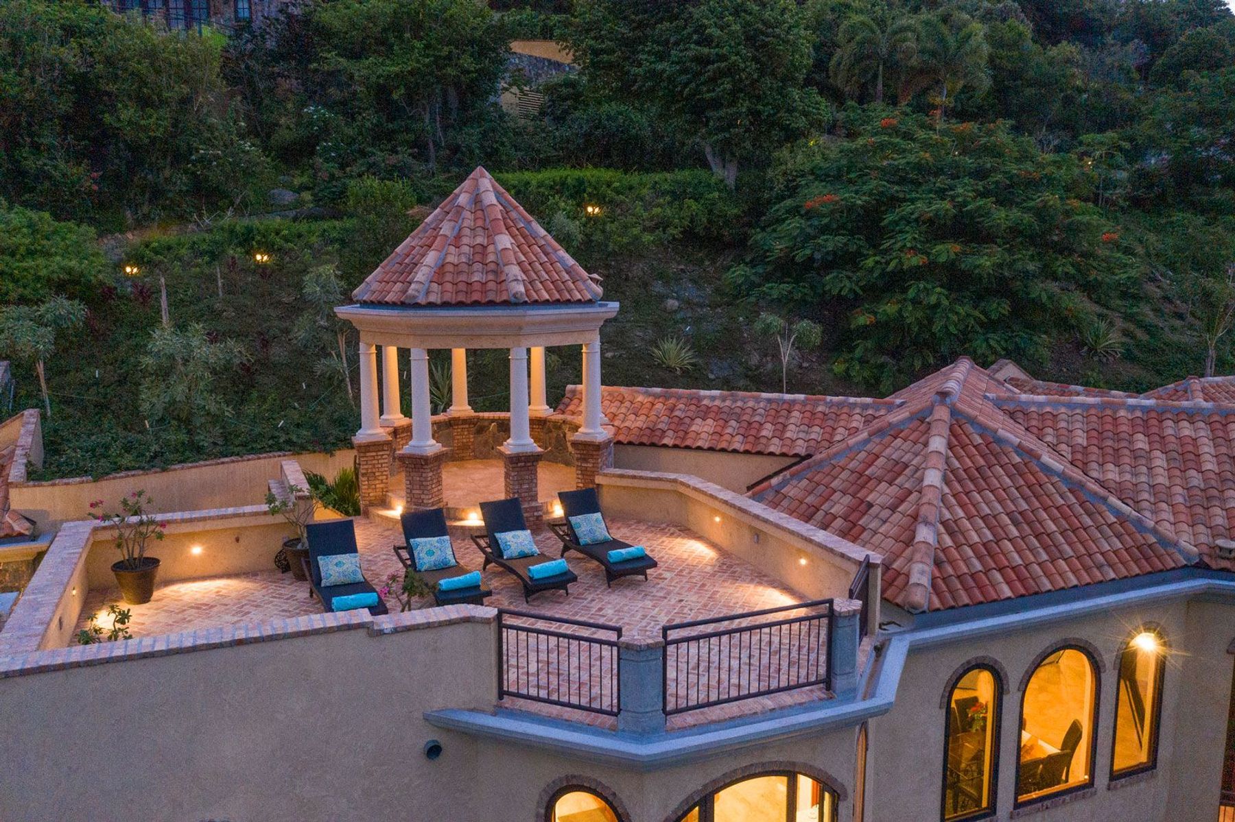 La Vita villa photo.