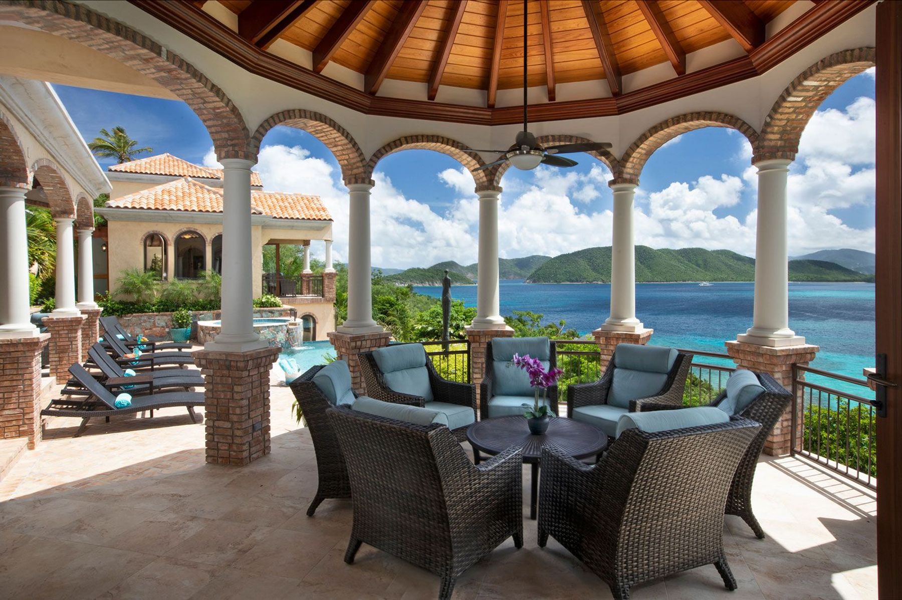 La Vita villa photo.