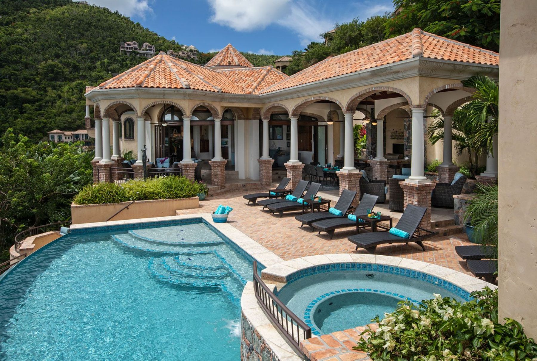 La Vita villa photo.