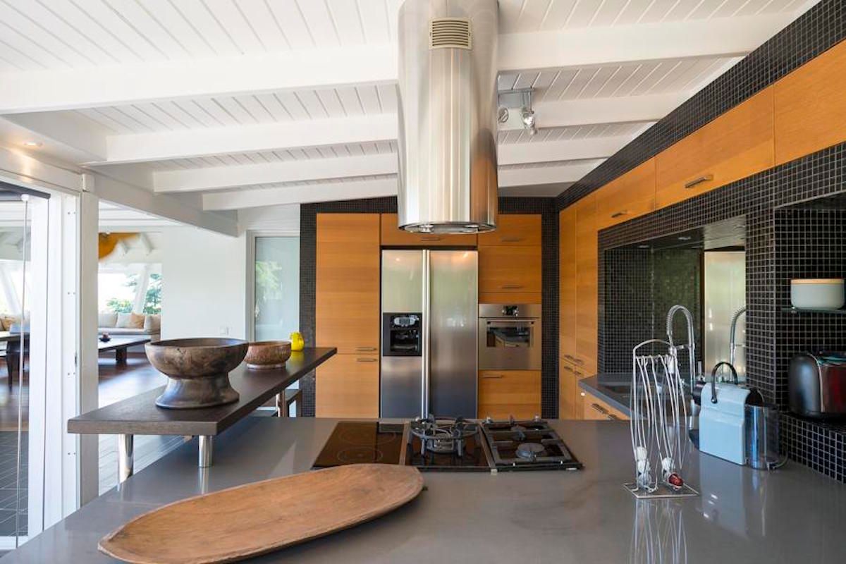 Well equipped kitchen with stainless appliances