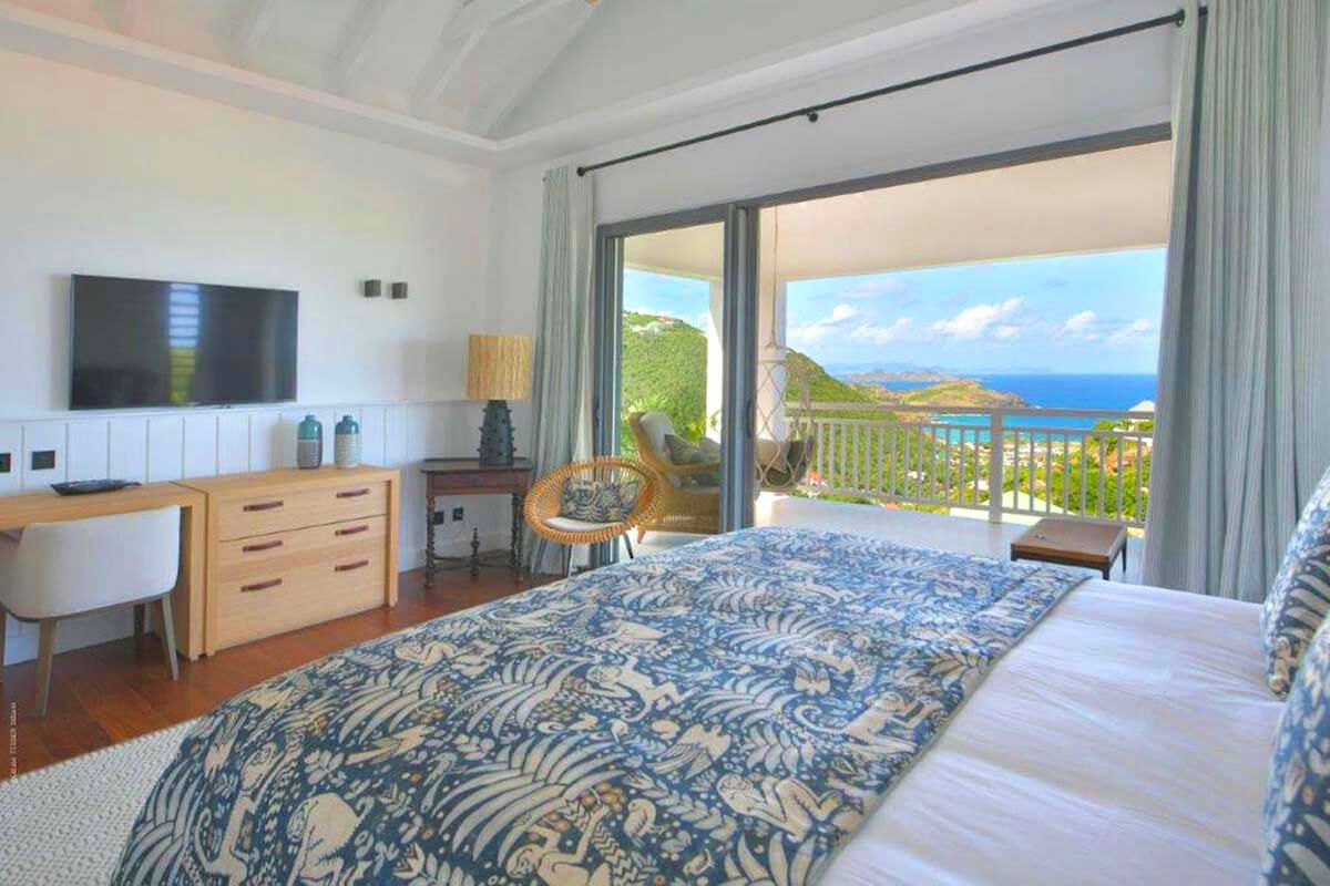 Romance villa photo.