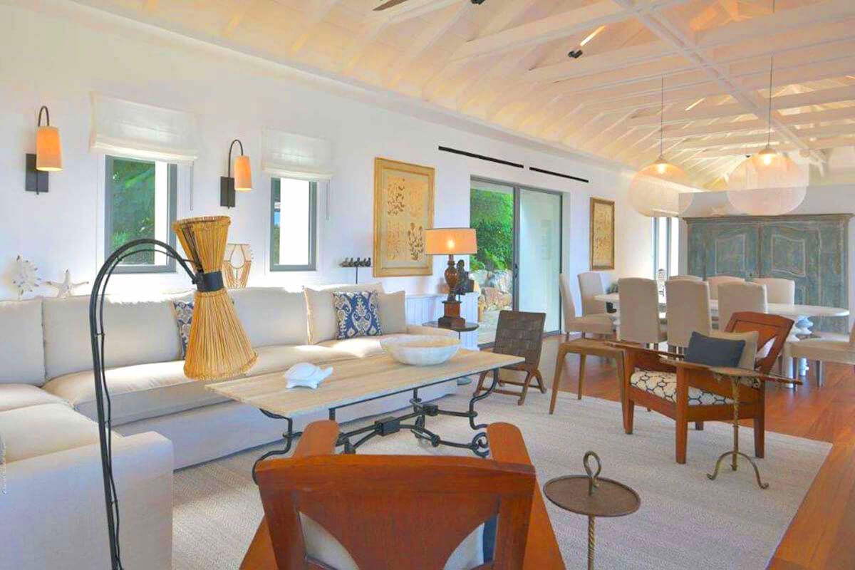 Living/dining area