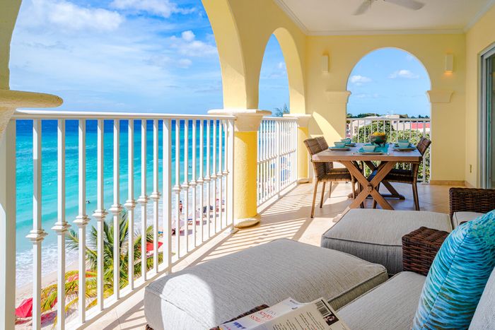 Sapphire Beach 401 has views right over the beach