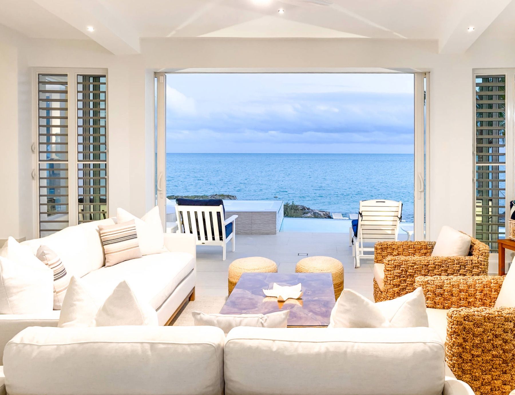 Luna Sea villa photo.