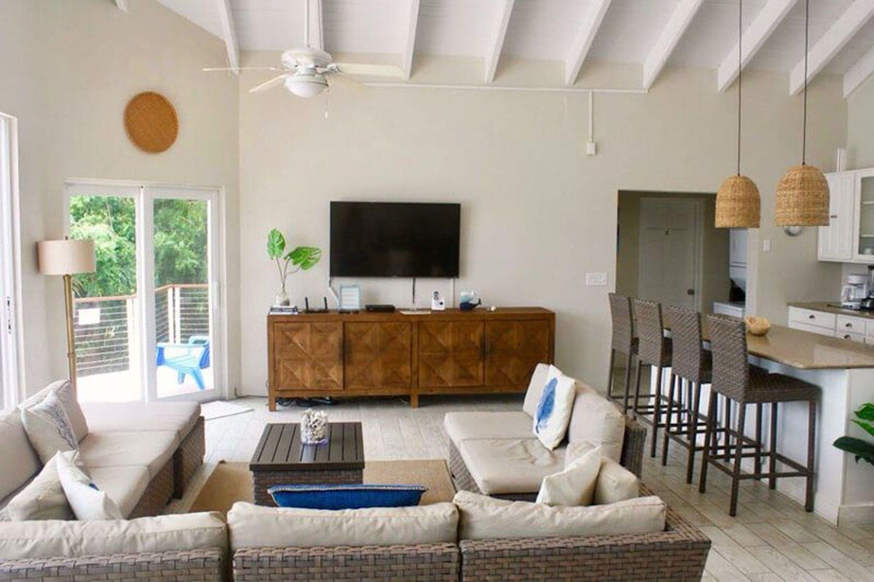 Rainbow Beach House villa photo.
