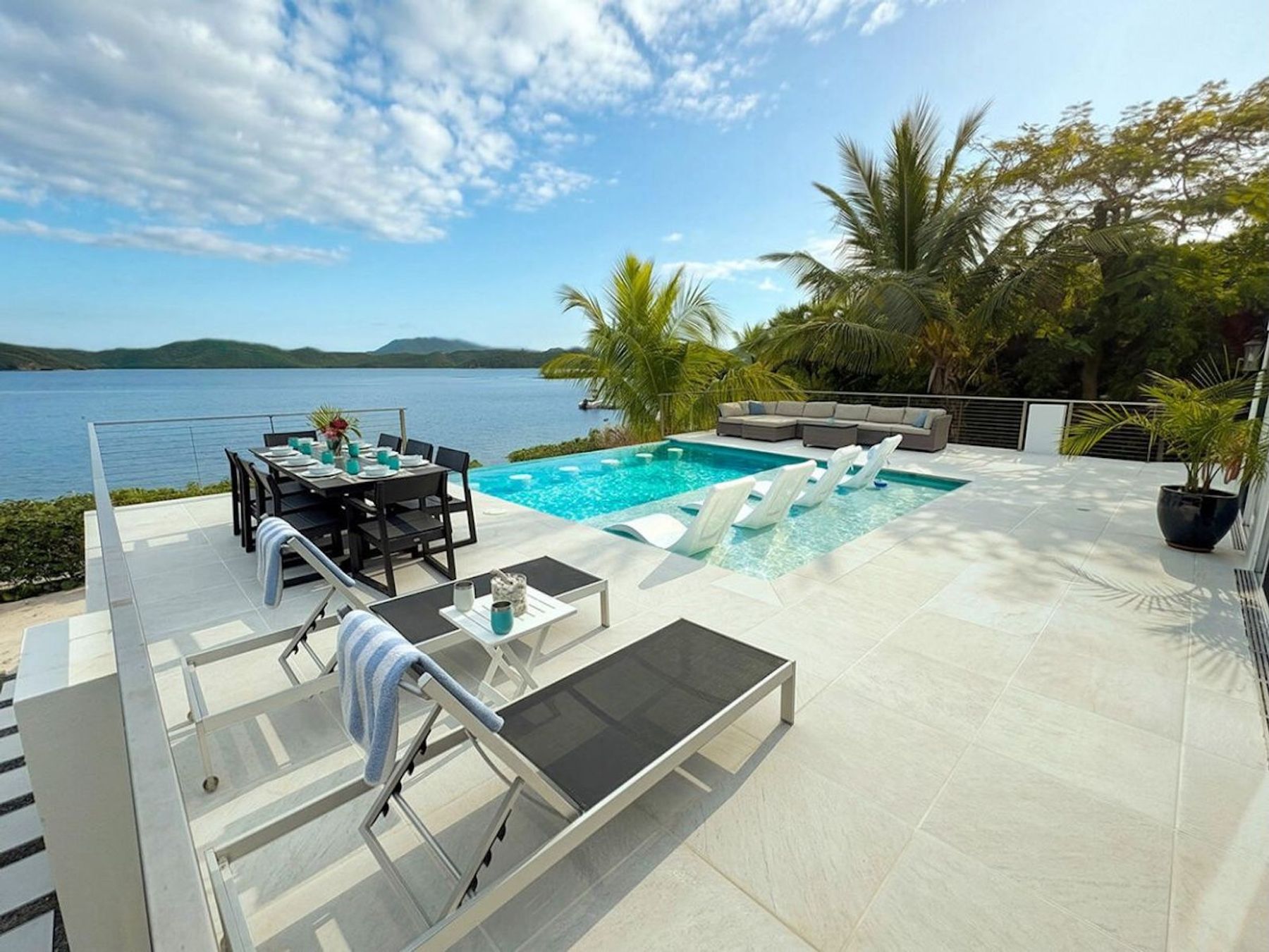 Rainbow Beach House terrace