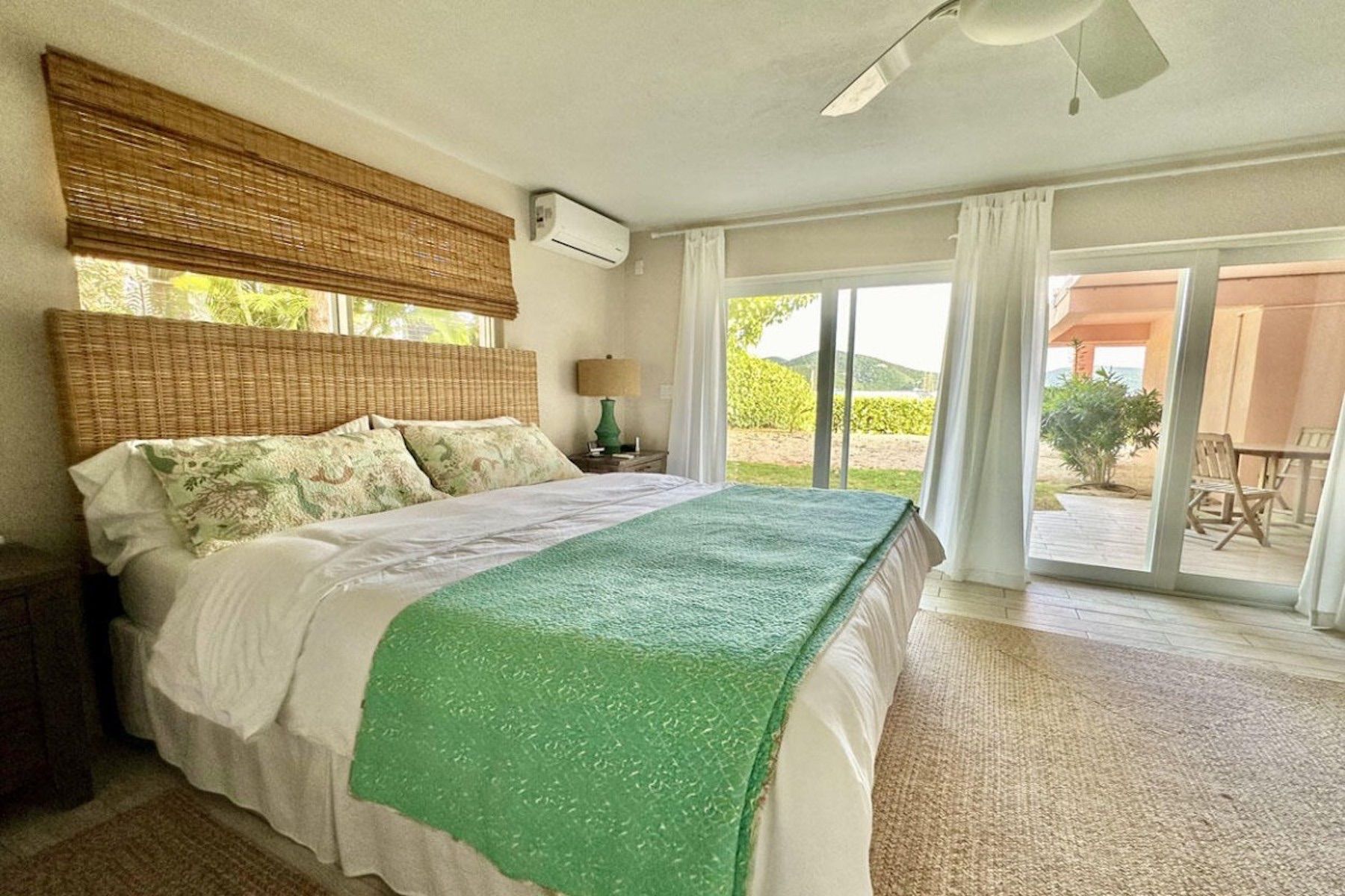 Rainbow Beach House villa photo.
