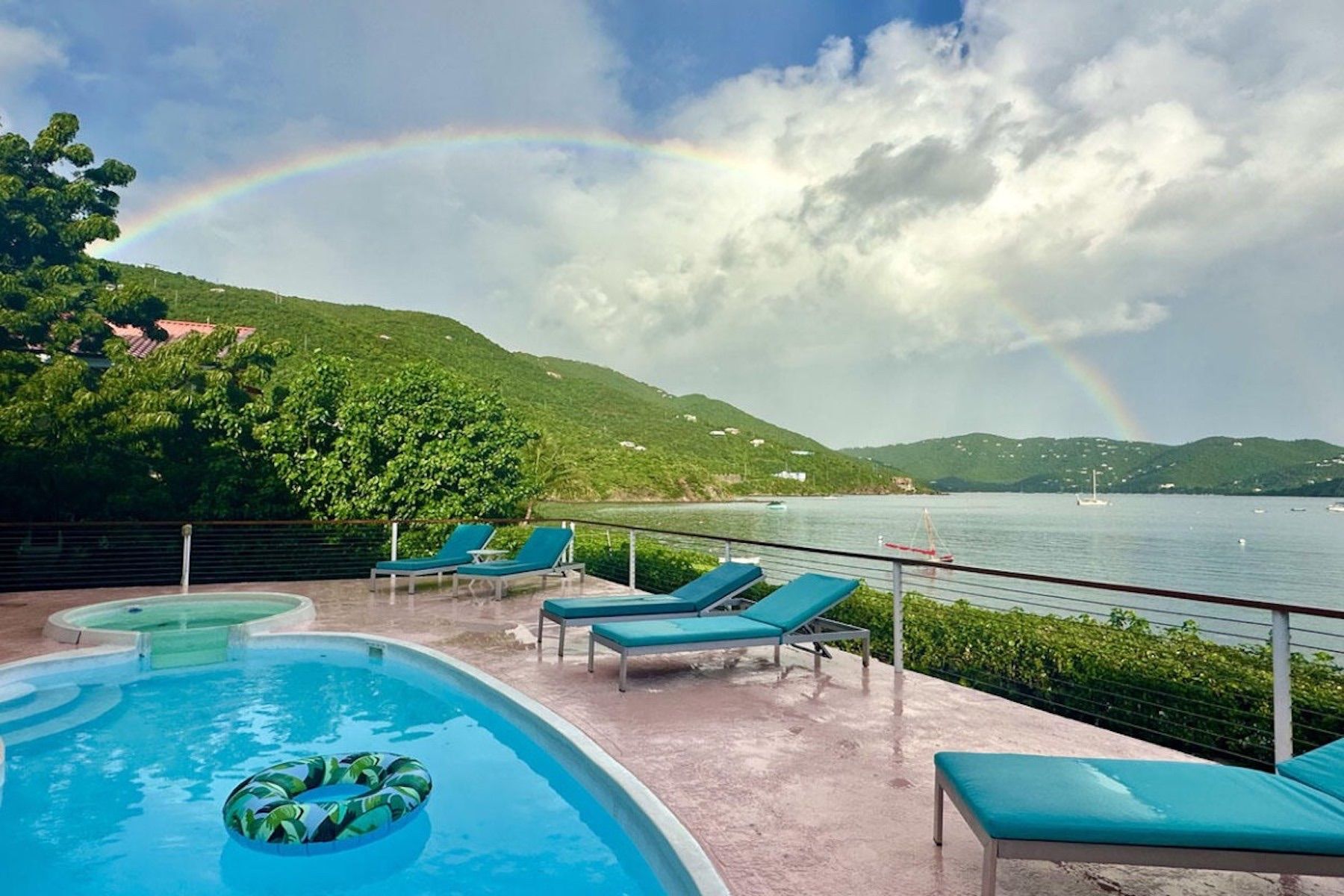 Rainbow Beach House villa photo.