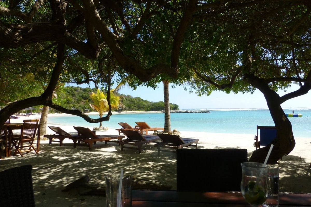 A Canouan Beach