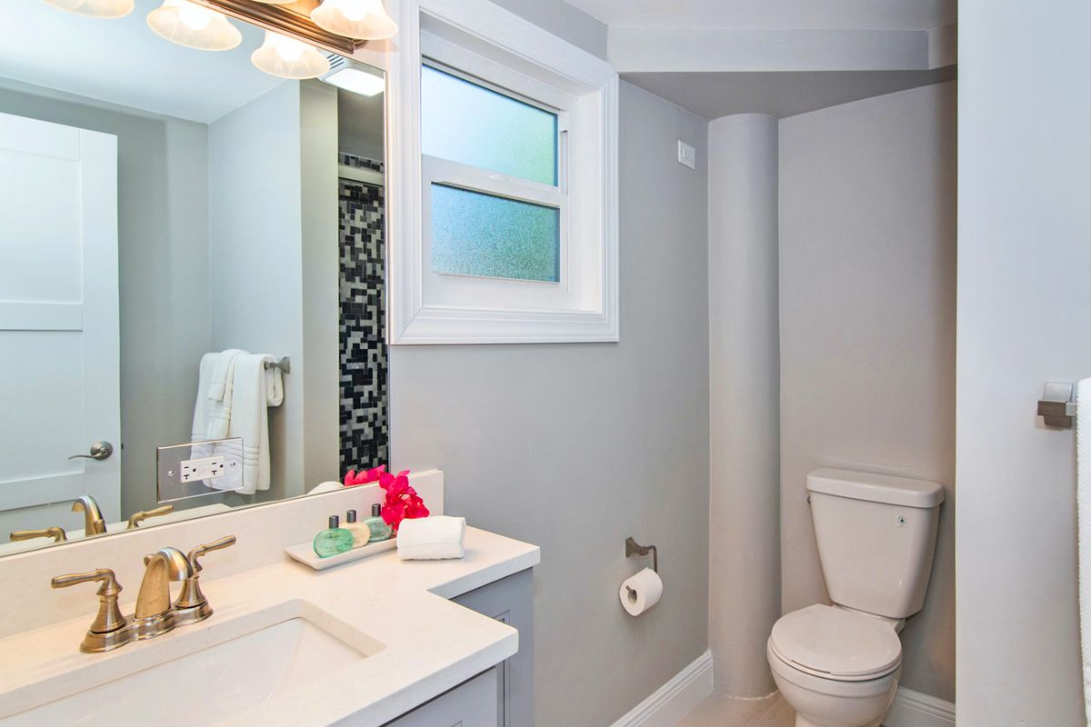 En suite bathroom