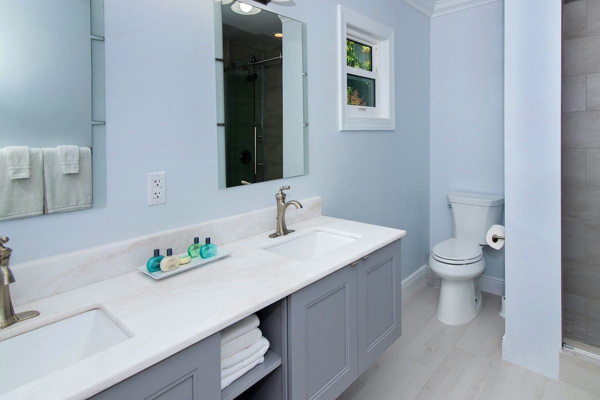 En suite bathroom
