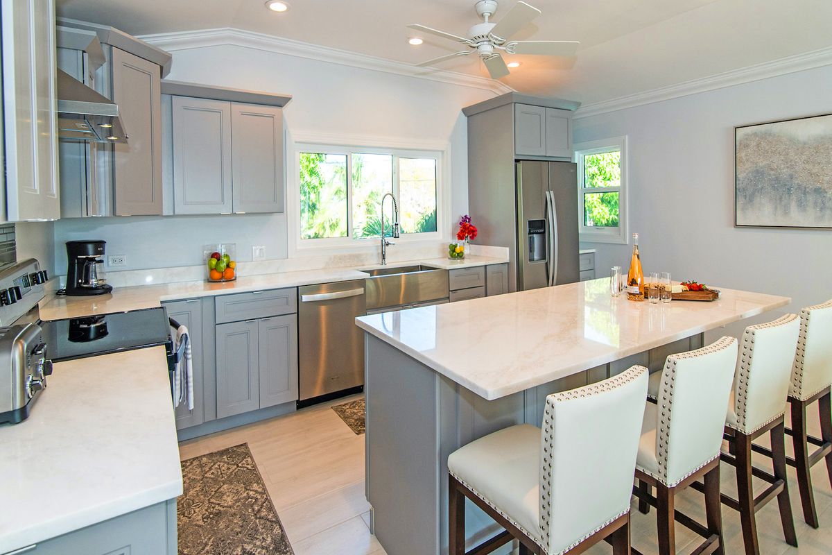 Kitchen and breakfast bar