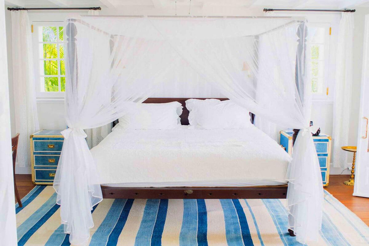 Guest bedroom in the lower bungalow