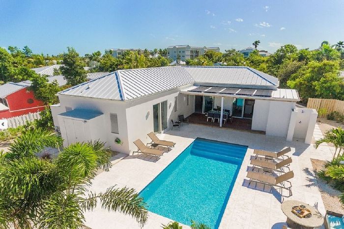 Grace Haven Villa is located in Leeward with a private pool