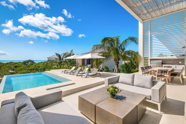 Beach Enclave 5 bedroom Ocean View at Grace Bay 