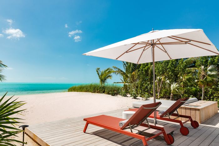 Beach Enclave Long Bay is located on the southeastern edge of Providenciales