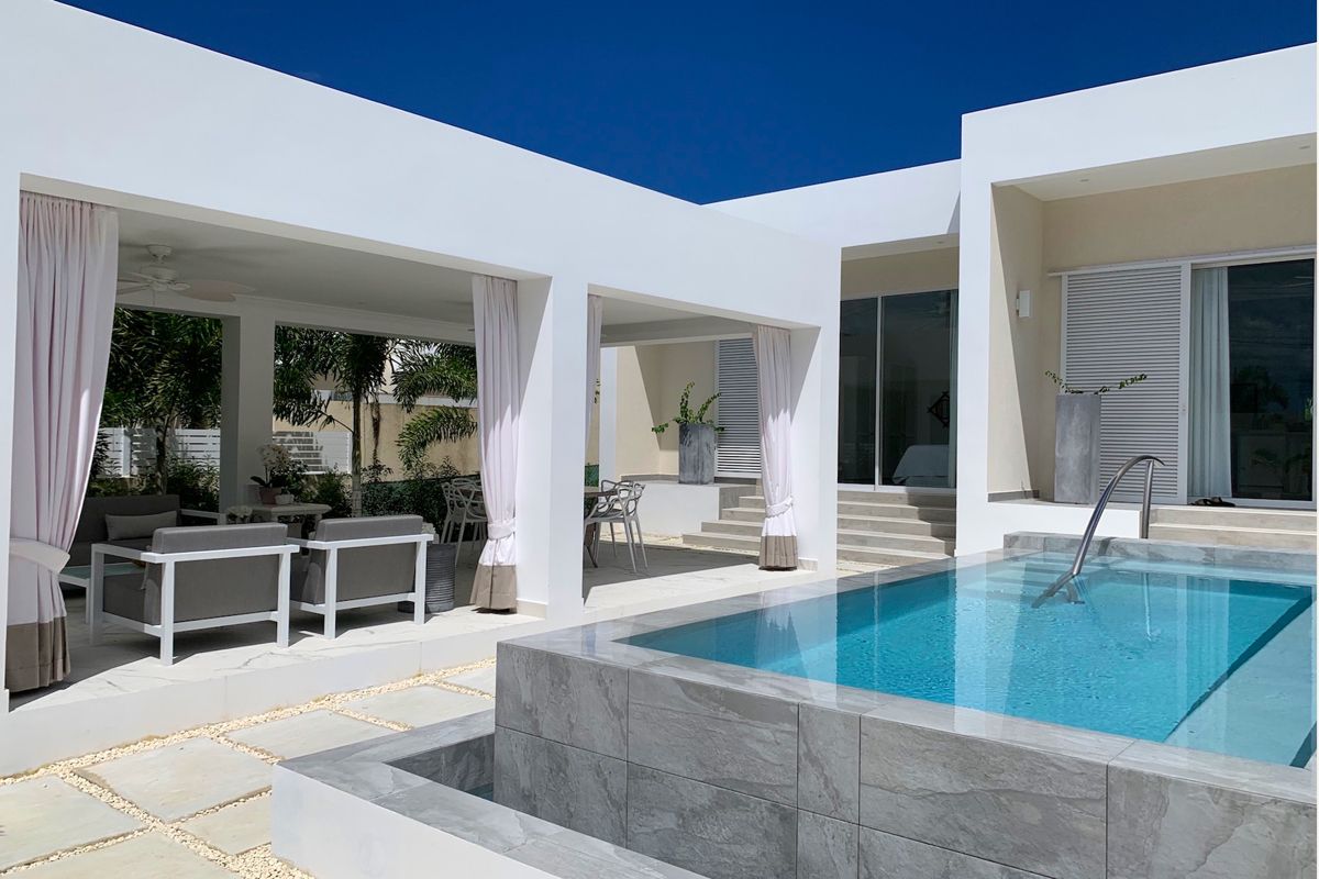 Pool area
