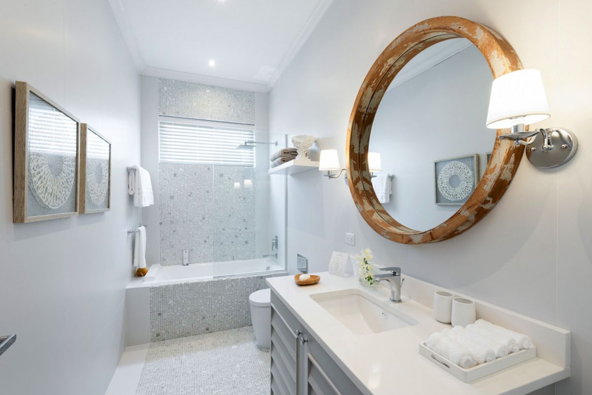 En suite bathroom