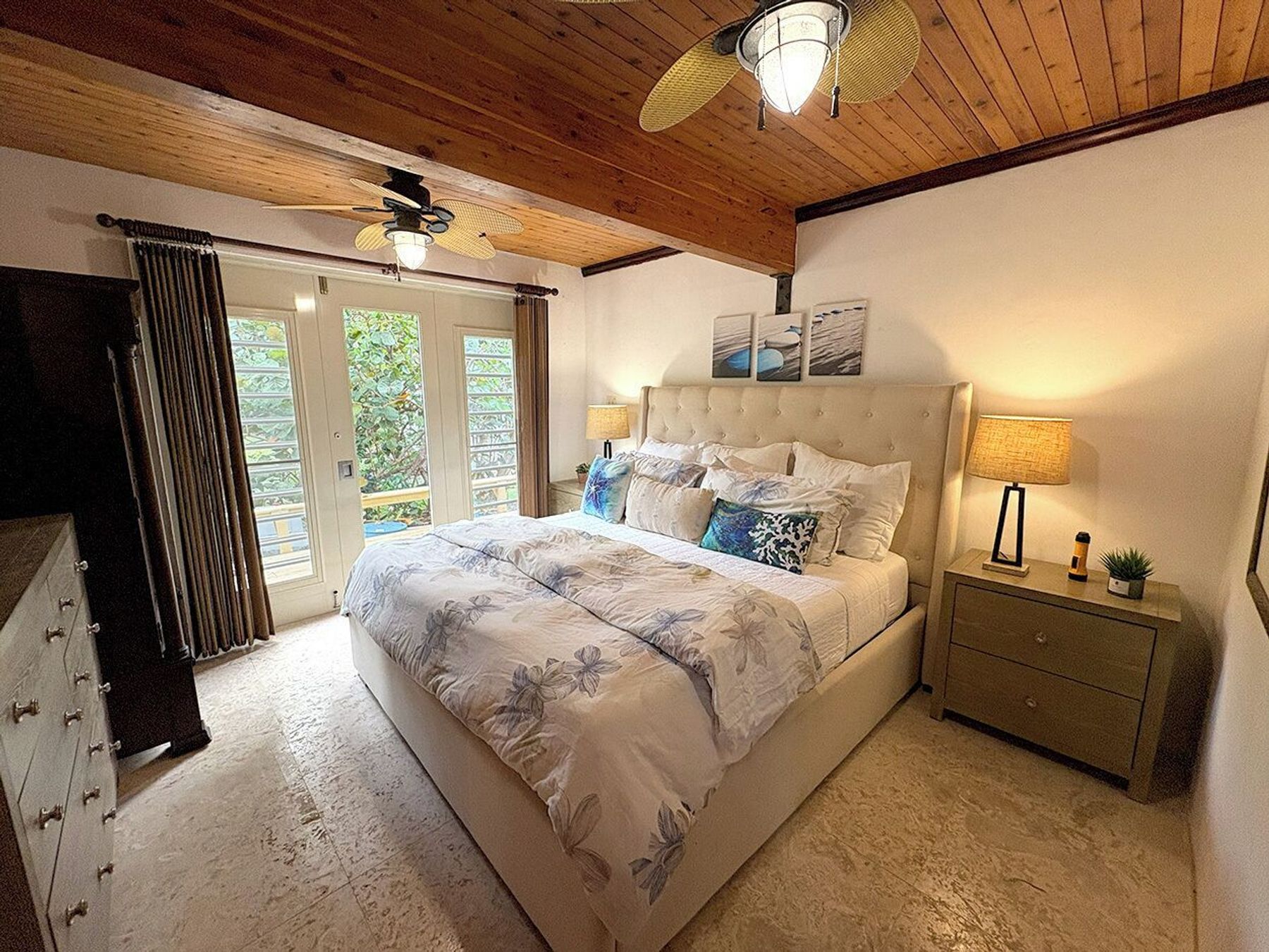 Seaside Breeze villa photo.