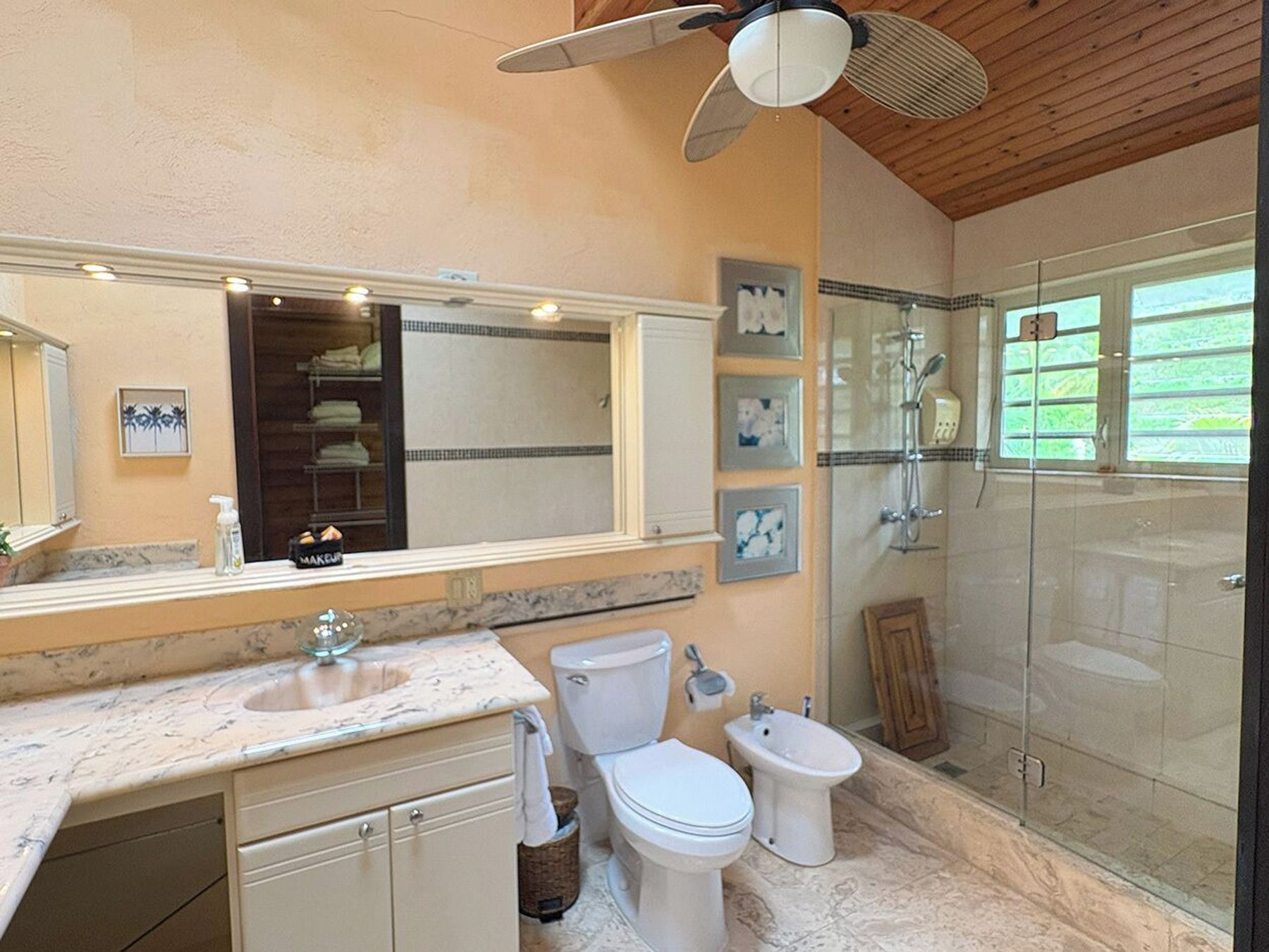 Seaside Breeze villa photo.