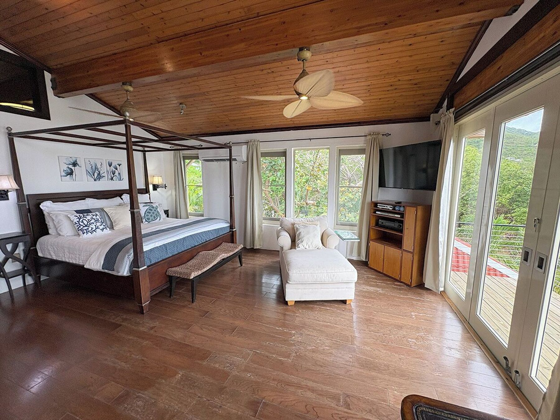 Seaside Breeze villa photo.