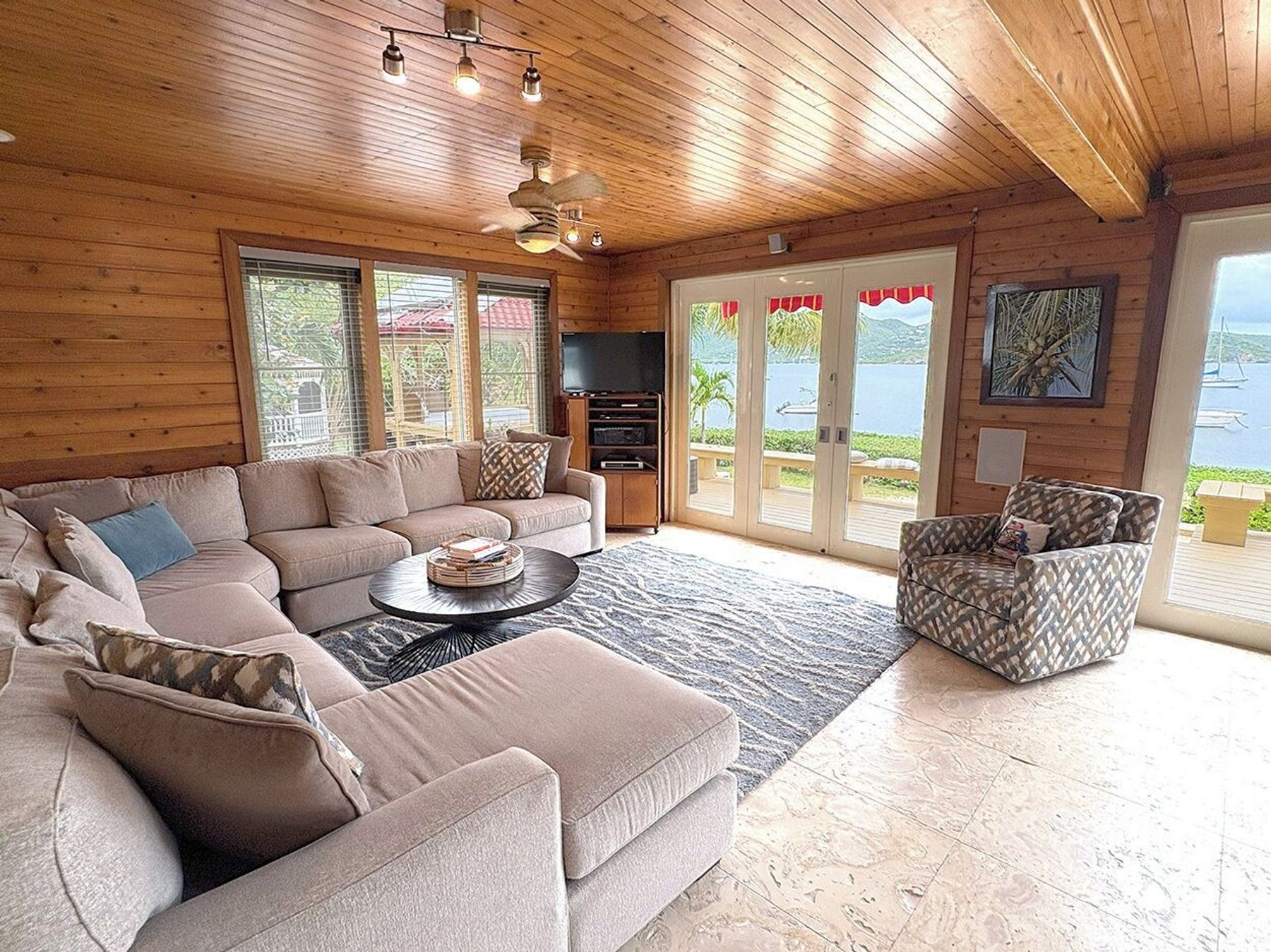 Seaside Breeze villa photo.
