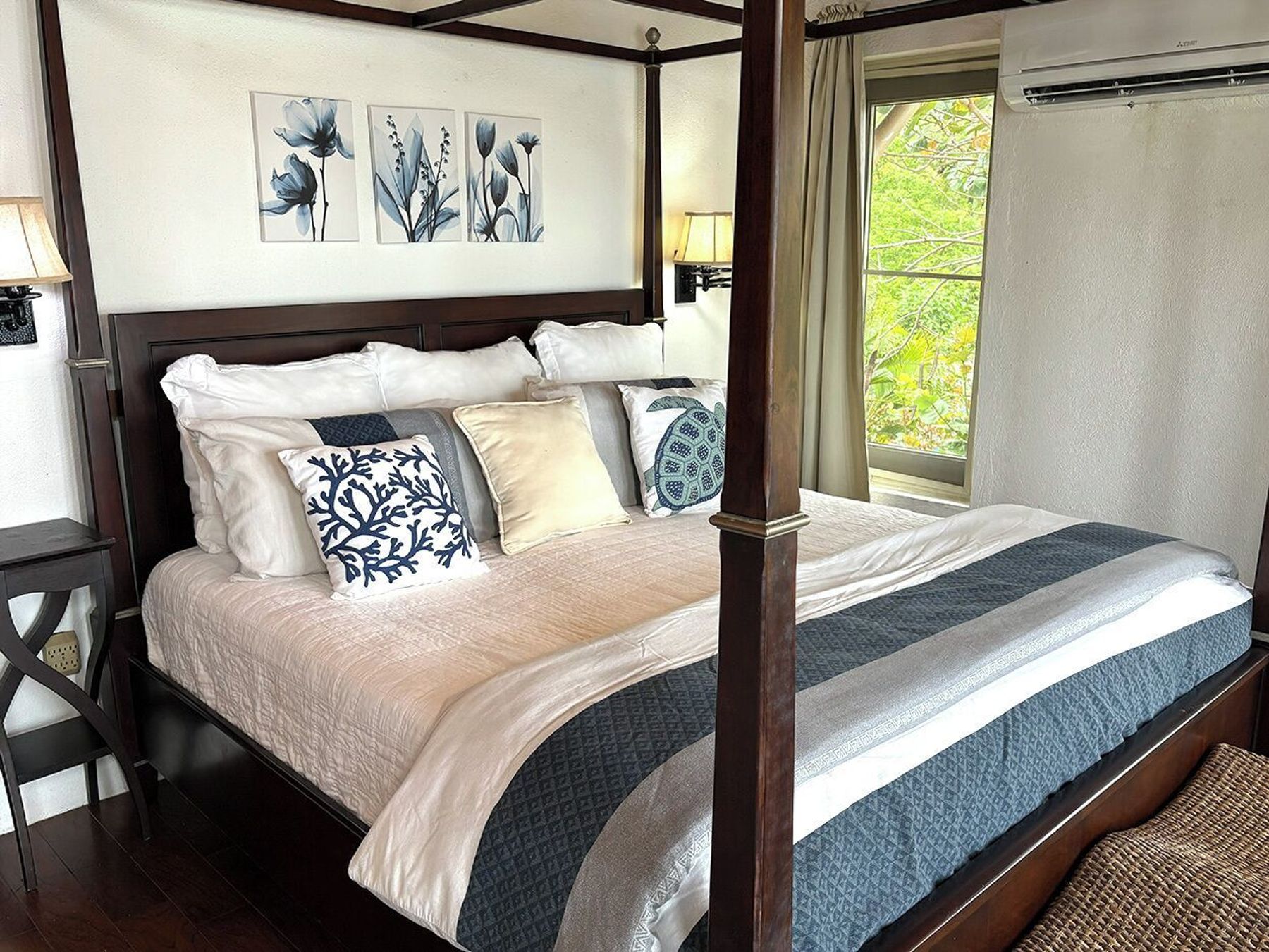 Seaside Breeze villa photo.