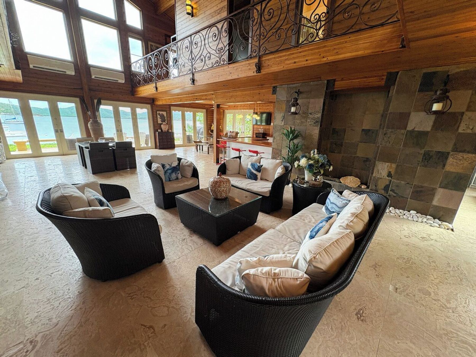 Seaside Breeze villa photo.