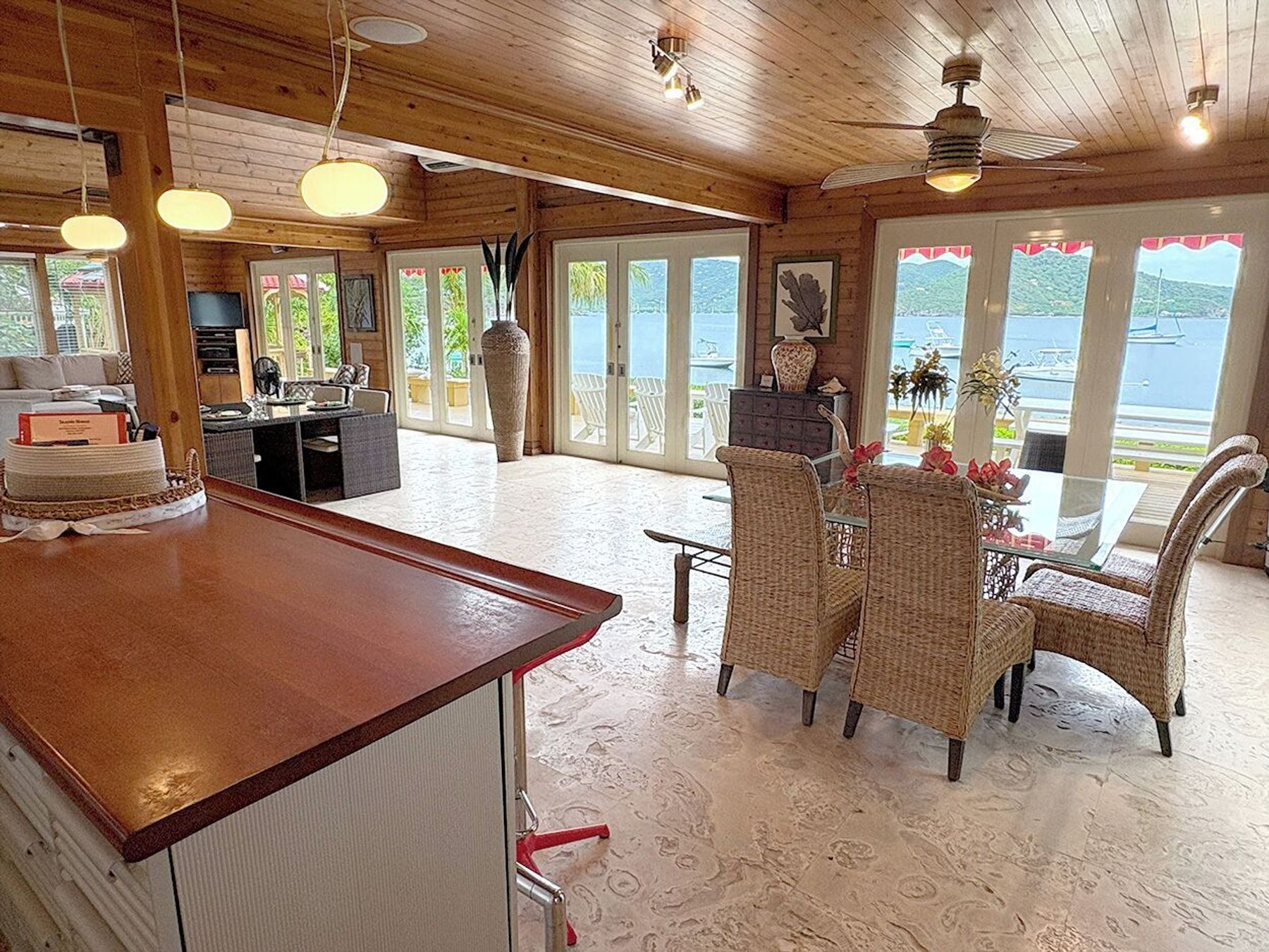 Seaside Breeze villa photo.