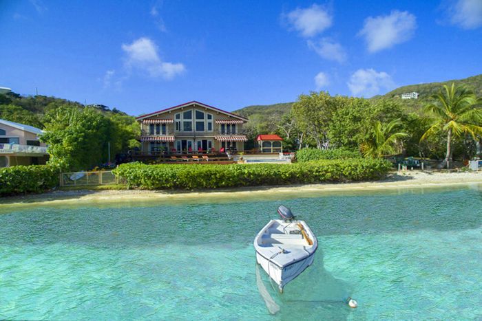 Seaside Breeze Villa is located in the Coral Bay area on the beautiful Johnson Bay Beach