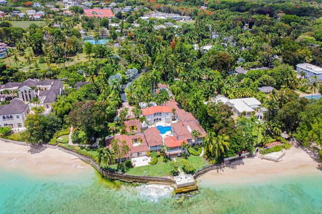 Bachelor Hill Villa is located along the beachfront on the Platinum West Coast of Barbados