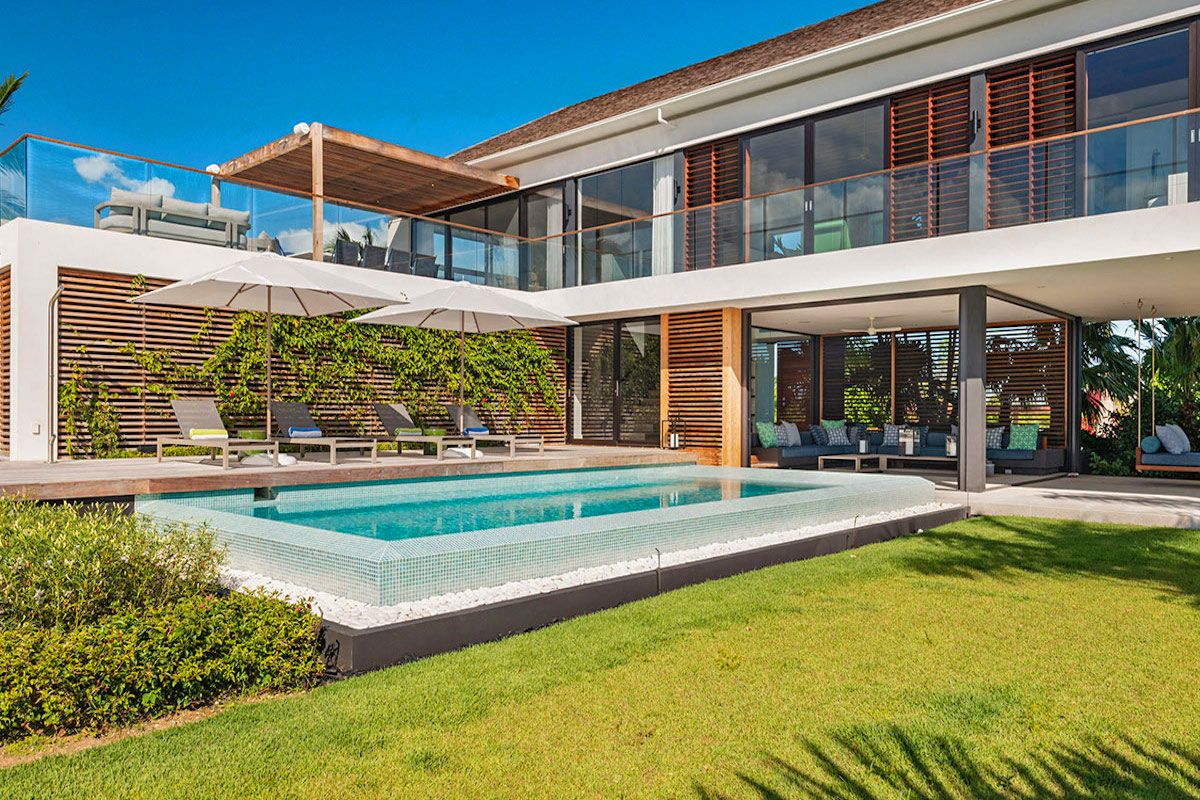 Pool area