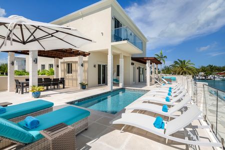 Sugar Apple Villa is located in Leeward on the cul de sac of Kira Island