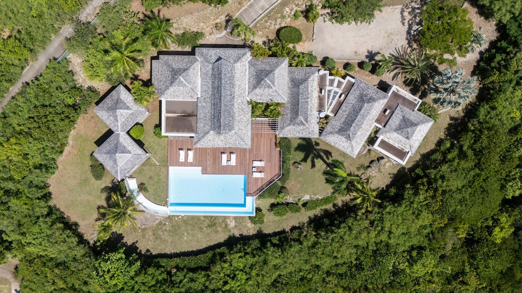 No Limit villa photo.