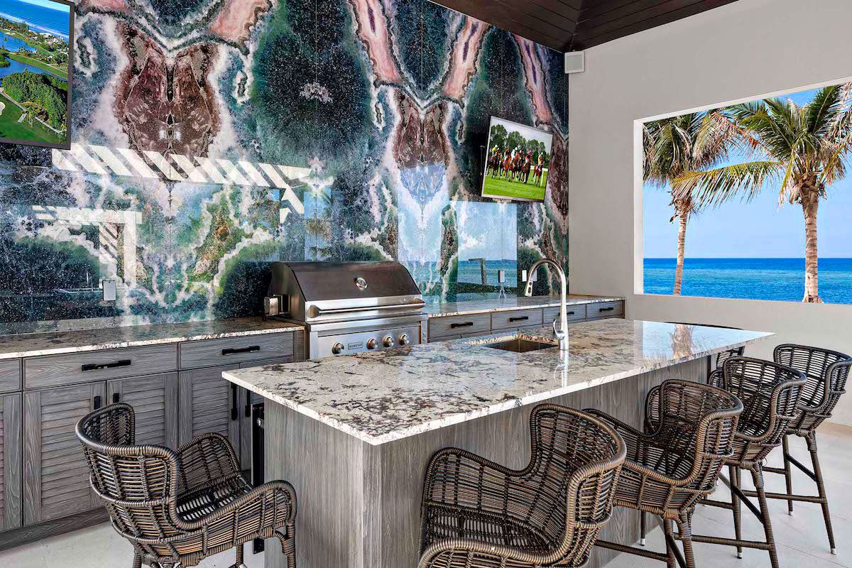 Outdoor kitchen 