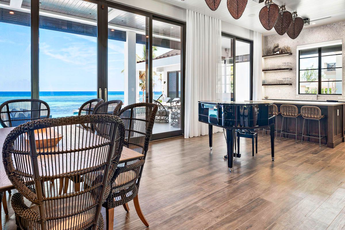 Dining room and piano