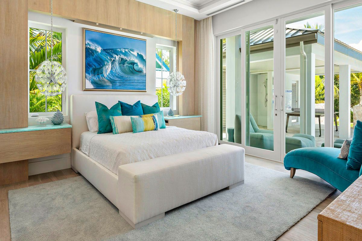 Main level suite