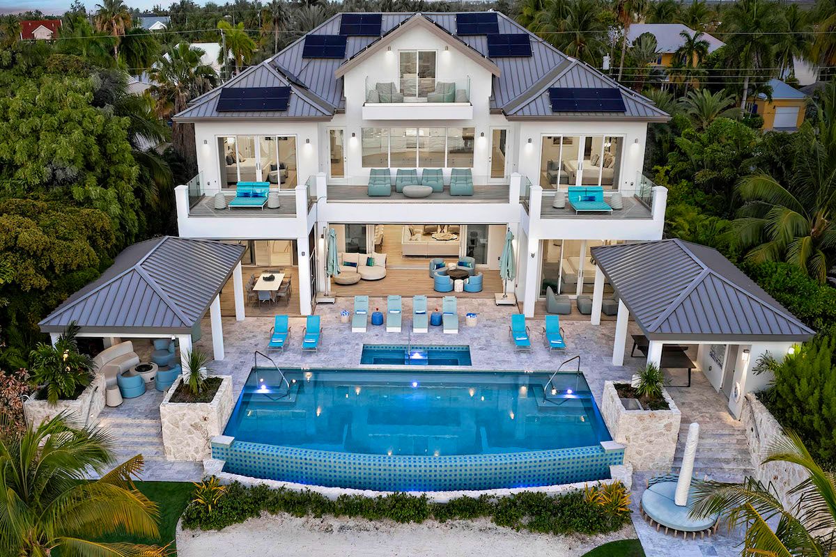 Sun Rays - Platinum villa photo.