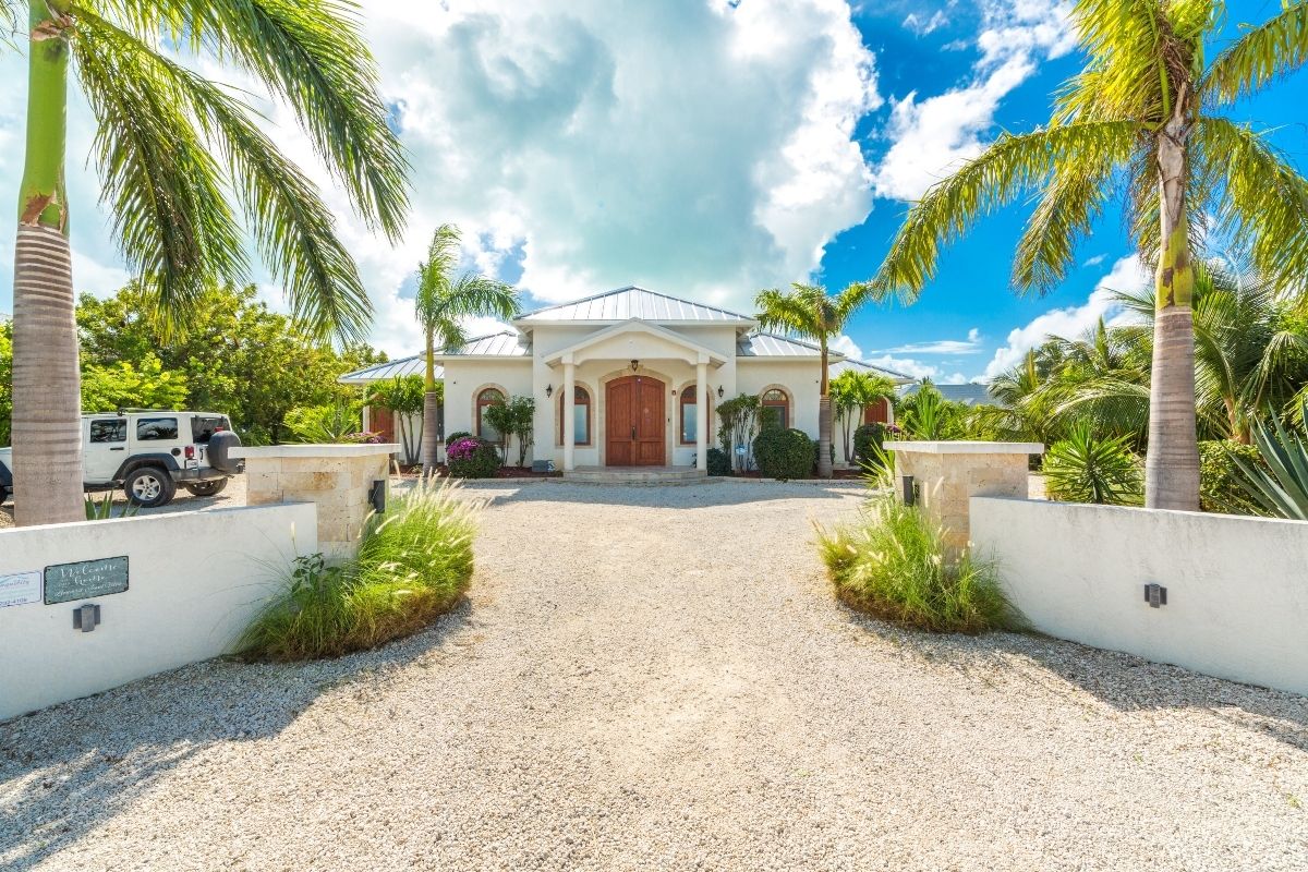 Villa driveway and entrance