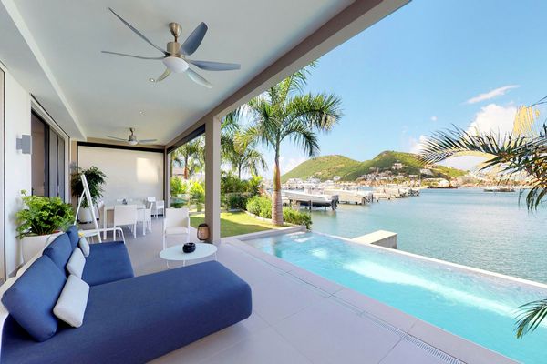 Las Brisas is located in Cole Bay, on the Dutch side of St Martin
