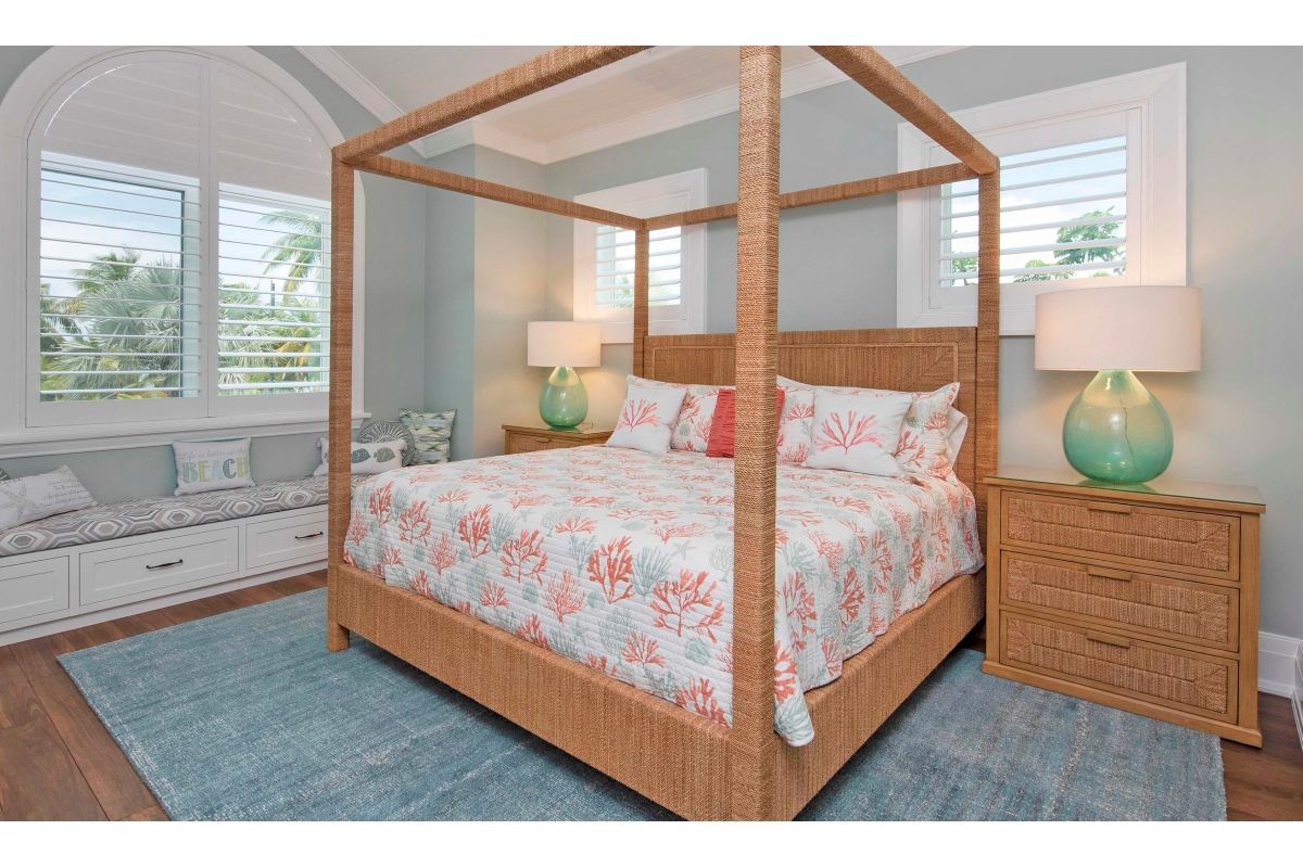 Upper level canopy king guest room