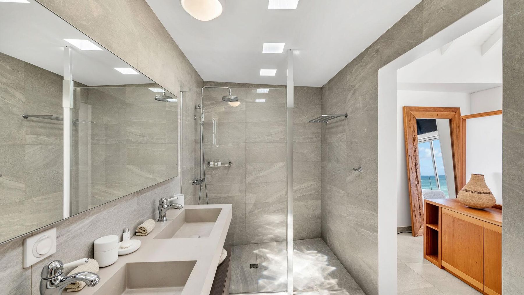 Ensuite