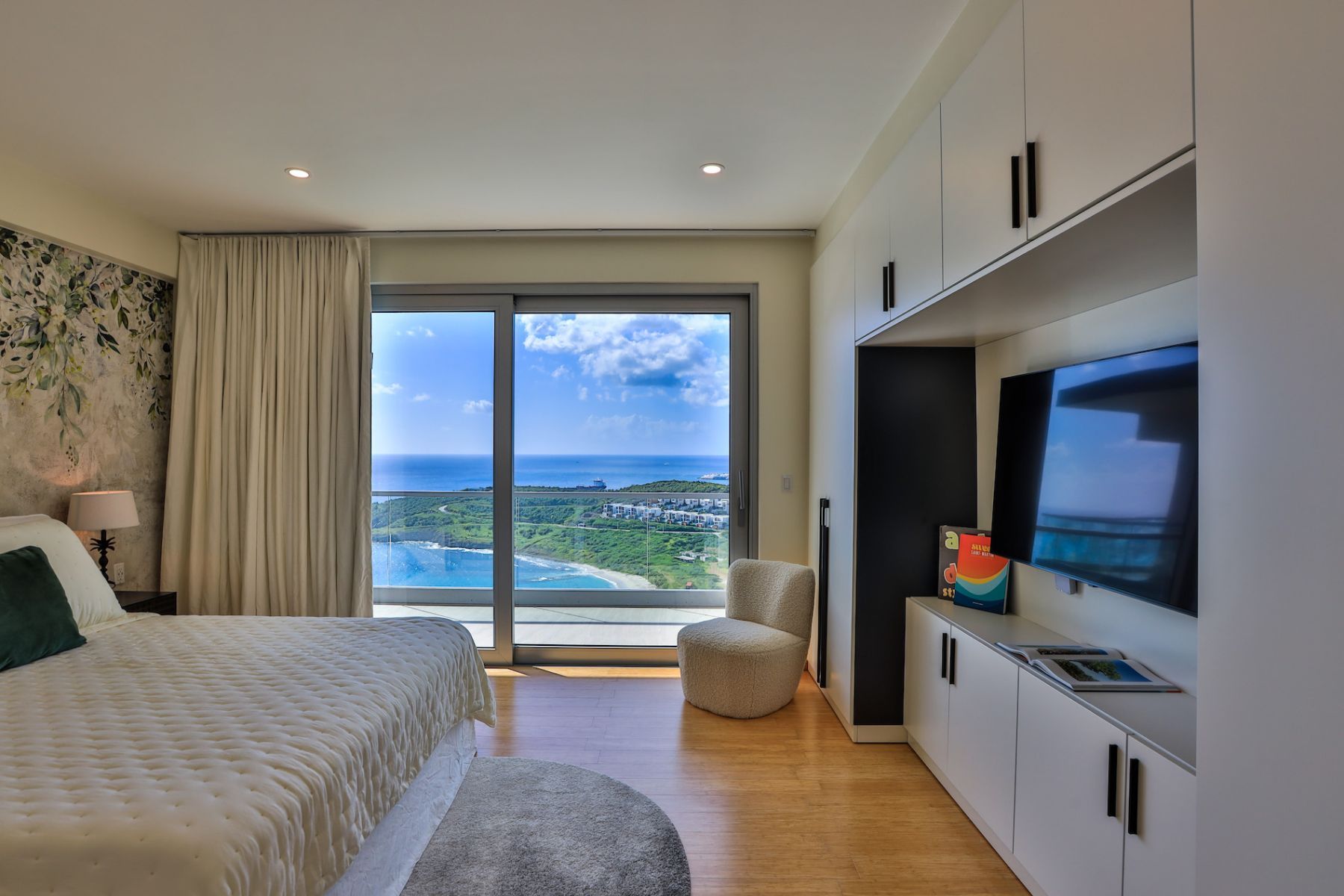 Numa villa photo.
