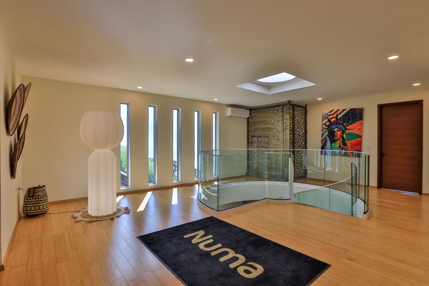 Numa villa photo.