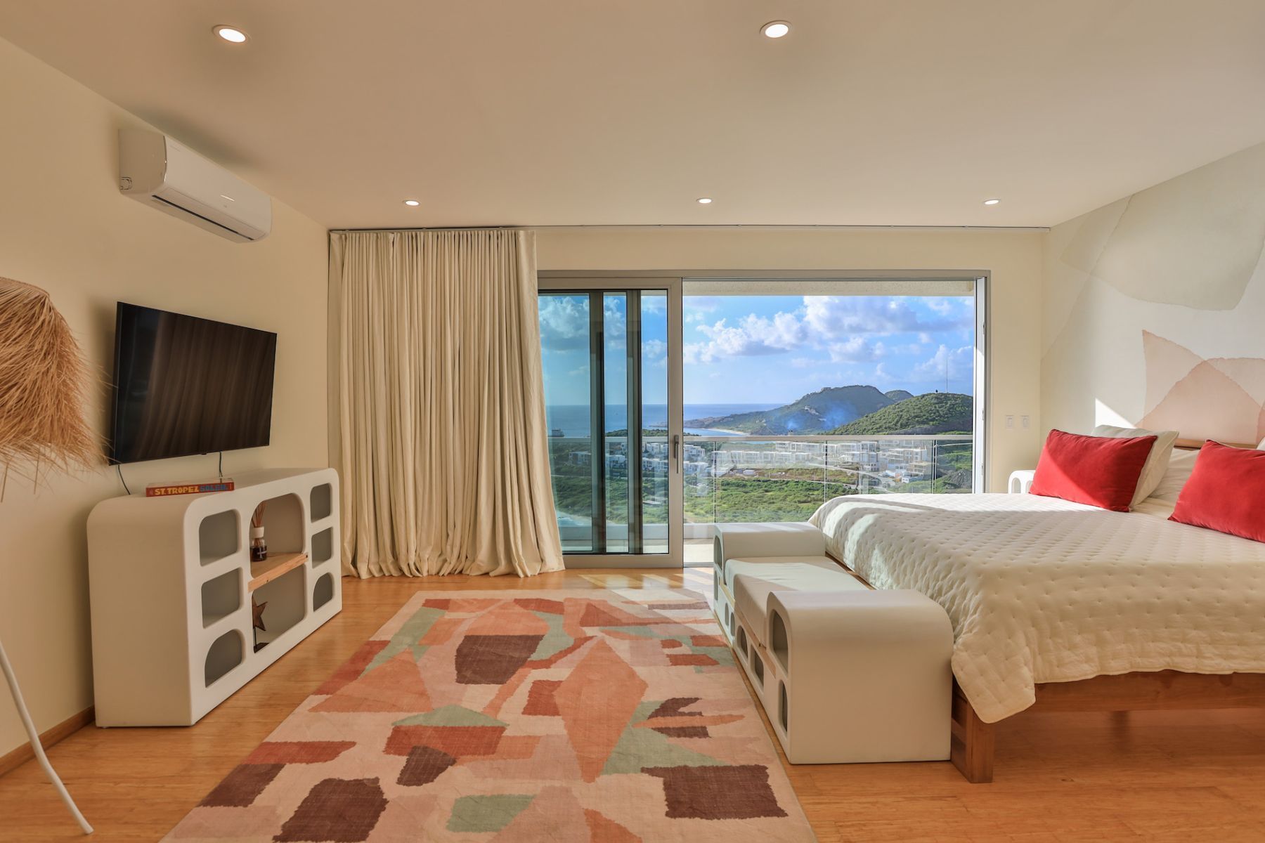 Numa villa photo.